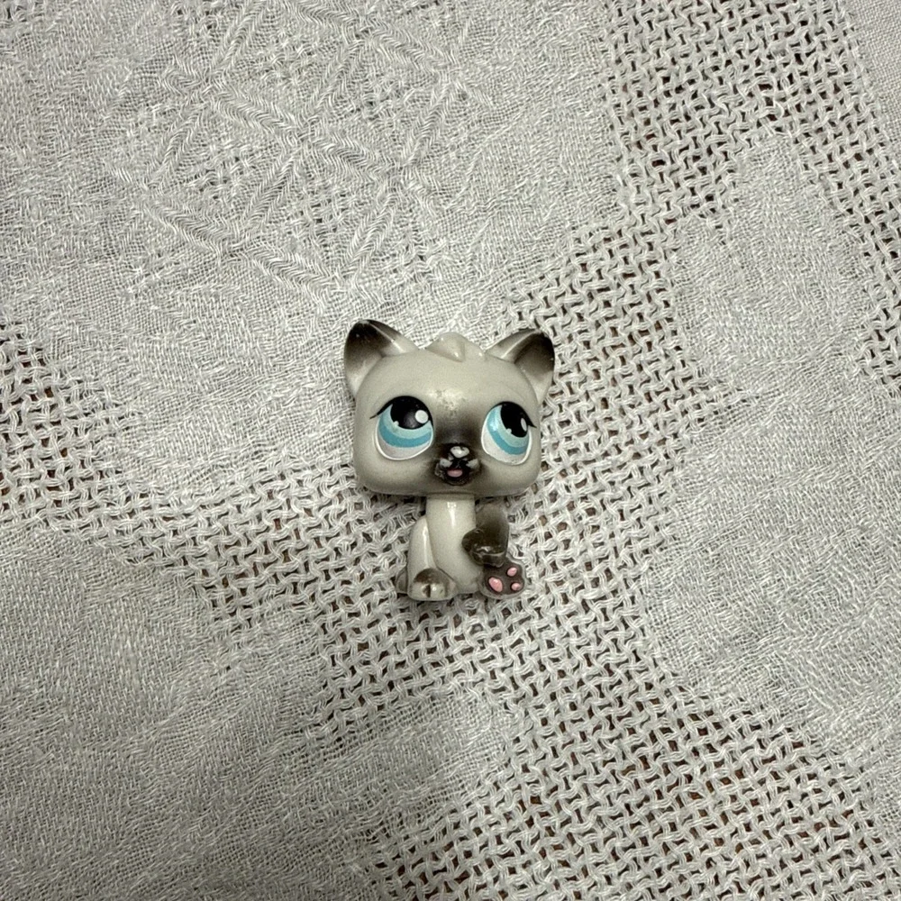 Littlest Pet Shop LPS Magic Motion Siamese Cat Blue Eyes Sticks Out Tongue 2005